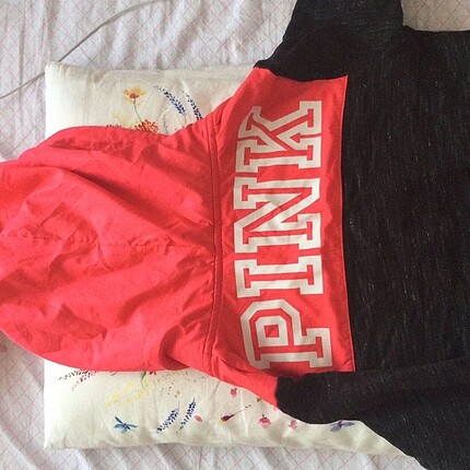 pink sweatshirt