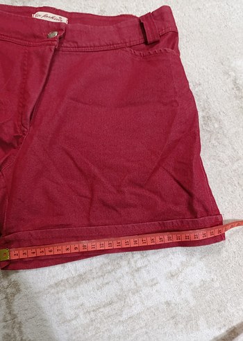 40 Beden Düğmeli Bordo Midi Şort