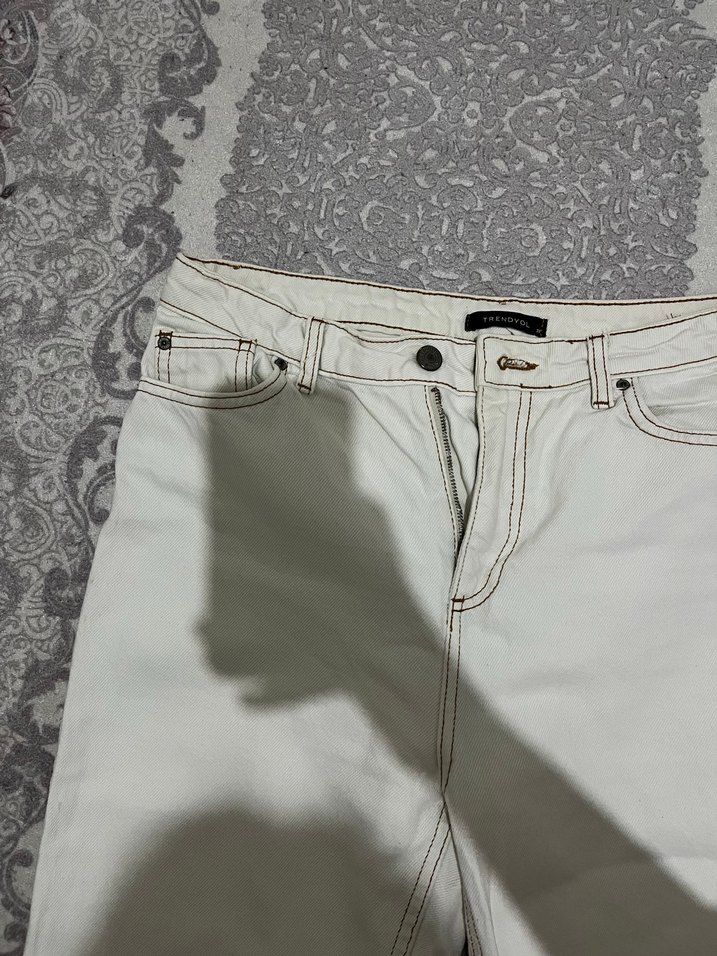 Beyaz Rahat Kesim Kadın Kot Pantolon - Görsel 3