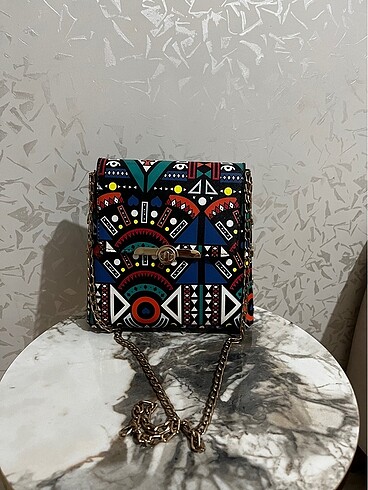 Omuz çantası