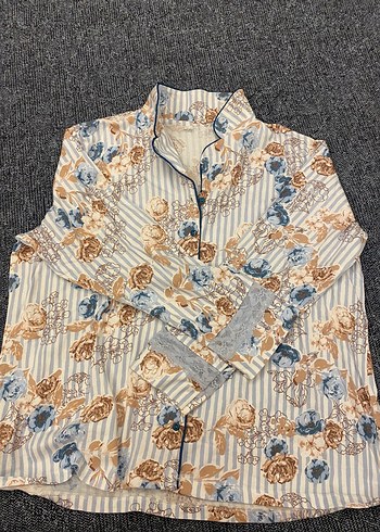 44 Beden Çiçek Desenli Bej Kadın Mini Pijama Takımı