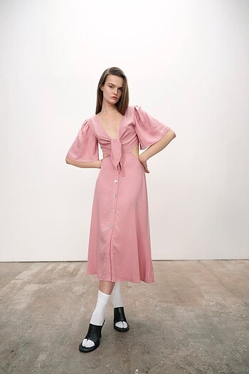 Pembe Cut Out Detaylı Zara Midi Elbise
