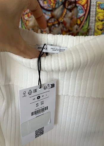 s Beden beyaz Renk Bershka Omzu Açık Üst