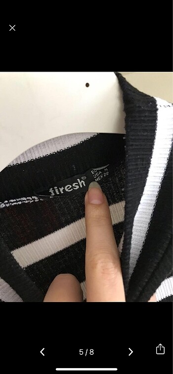 Siyah beyaz çizgili crop - Görsel 5