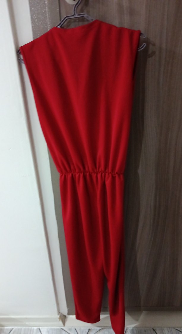 V Yakalı Kırmızı Midi Tulum - Görsel 3