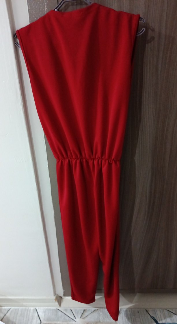 V Yakalı Kırmızı Midi Tulum - Görsel 4