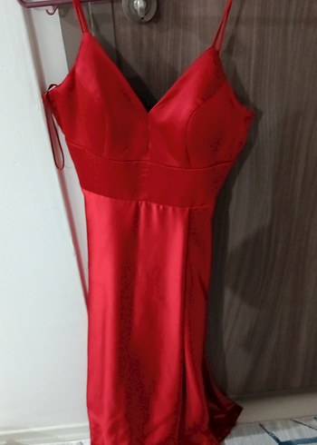 Uzun Parlak Kırmızı Kadın Abiye Elbise - Görsel 2