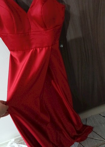 Uzun Parlak Kırmızı Kadın Abiye Elbise - Görsel 3