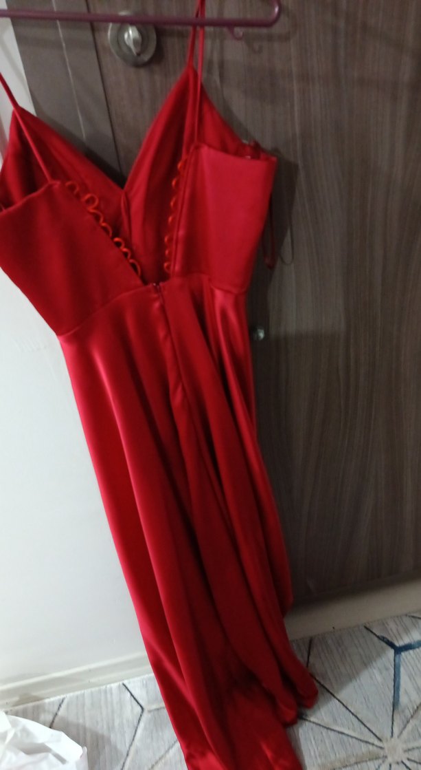 Uzun Parlak Kırmızı Kadın Abiye Elbise - Görsel 4