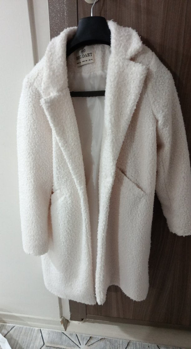 Beyaz Kısa Kadın Peluş Kaban - Görsel 2