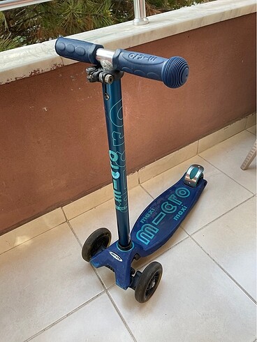 Micro Micro maxi scooter blue led