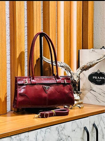 Prada Omuz Çantası