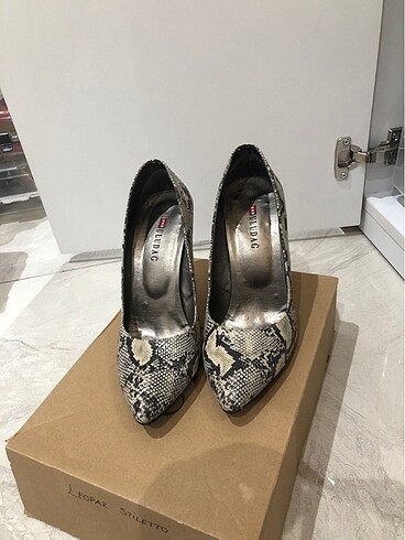 38 Beden Stiletto