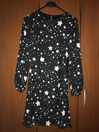 38 Beden siyah Renk Yıldız desenli, sırt detaylı elbise