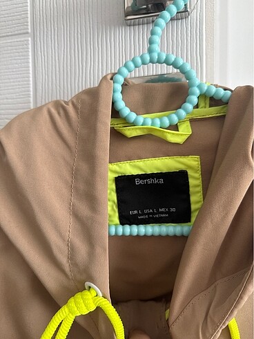 Bershka yağmurluk - Görsel 2
