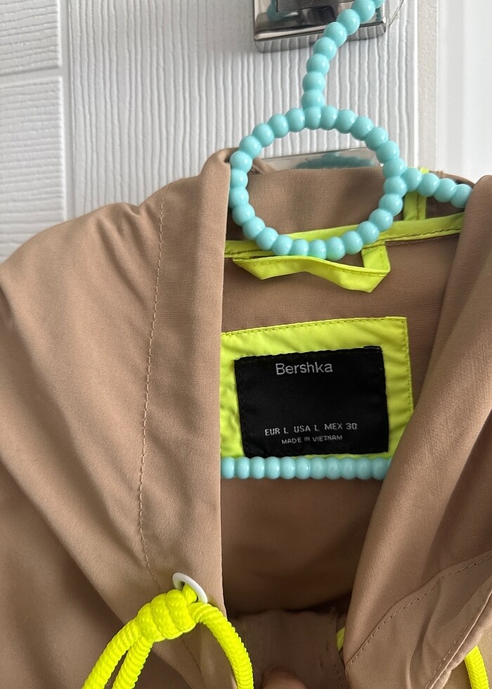 Bershka yağmurluk - Görsel 2