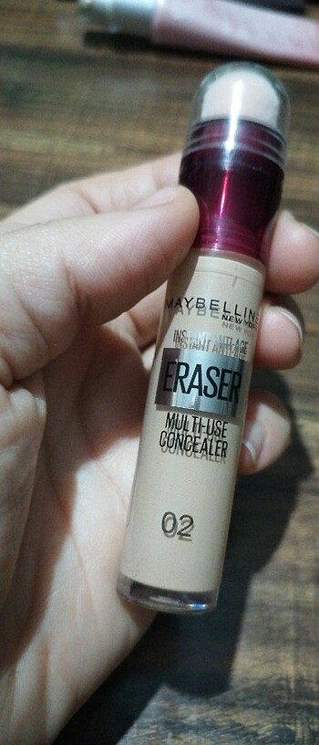 Beden Renk Maybeline eraser concealler 02 no