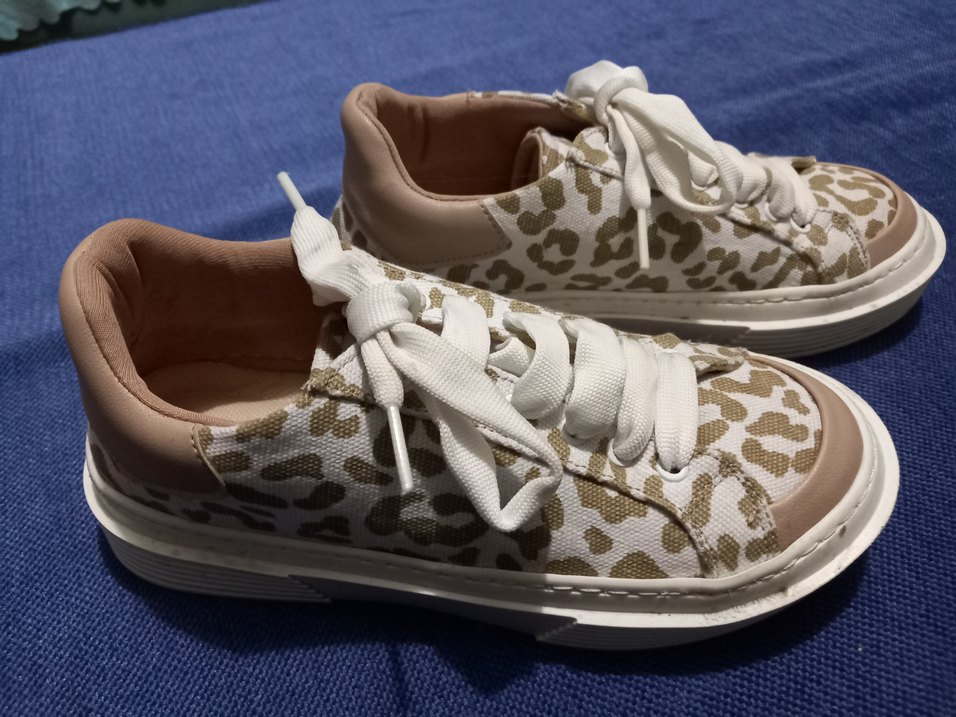 Kadın Beyaz Bağcıklı Yılan Desenli Spor Ayakkabı - Görsel 2