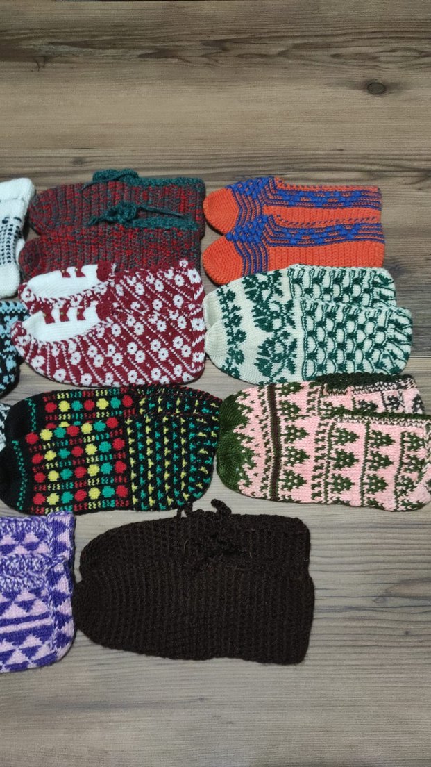 Çok Renkli El Örgüsü Patikler - Görsel 2