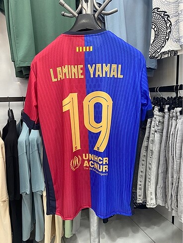 BARCELONA YENİ SEZON FORMASI