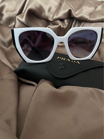 Prada UV 400 KORUMALI PRADA
