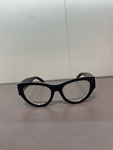 YVES SAİNT LAURENT İMAJ GÖZLÜĞÜ