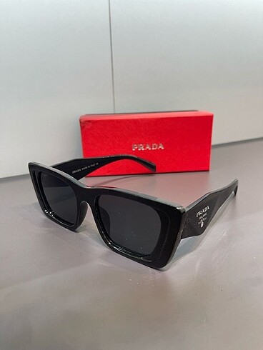 UV 400 KORUMALI PRADA
