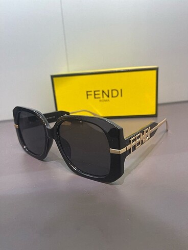 UV 400 KORUMALI FENDI