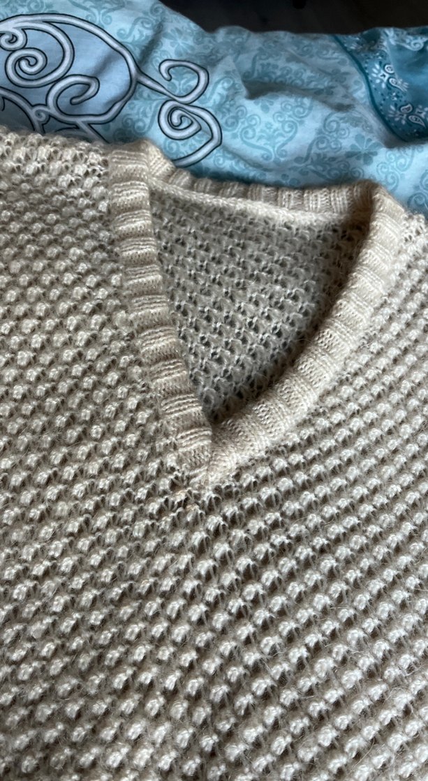 Bej V-Yaka Örgü Kadın Süveter - Görsel 3