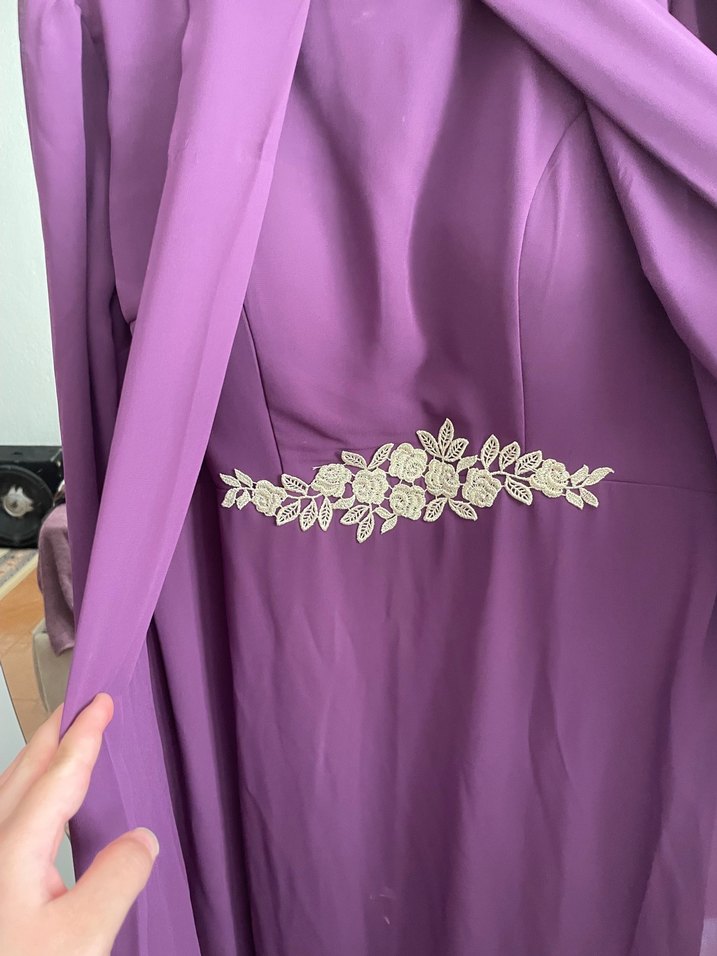 Uzun Mor İşlemeli Kadın Abiye Elbise - Görsel 3