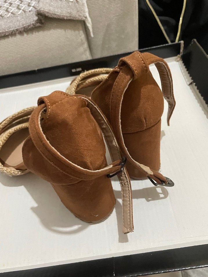 Kadın Hasır Detaylı Kahverengi Topuklu Sandalet - Görsel 3