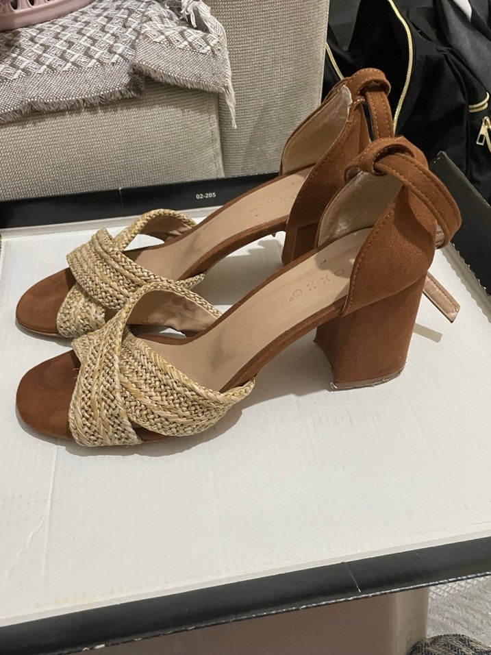 Kadın Hasır Detaylı Kahverengi Topuklu Sandalet - Görsel 2