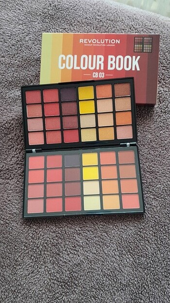 Revolutıon Colour Book CB 03 Shadow Palette 