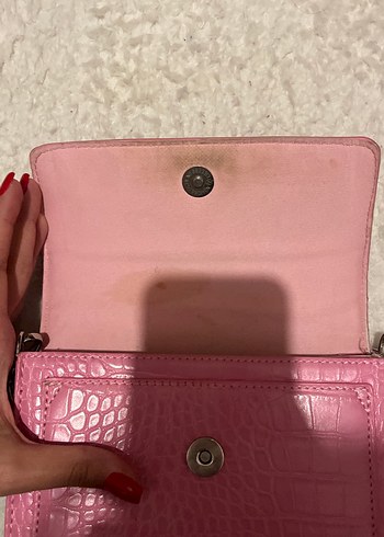 Beden Bershka zincirli pembe çanta