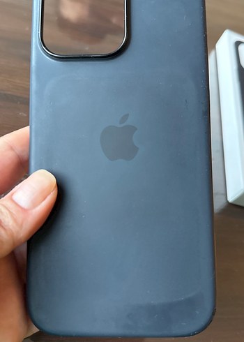 iPhone 16 Pro Max Siyah Mat Silikon Kılıf - Görsel 2