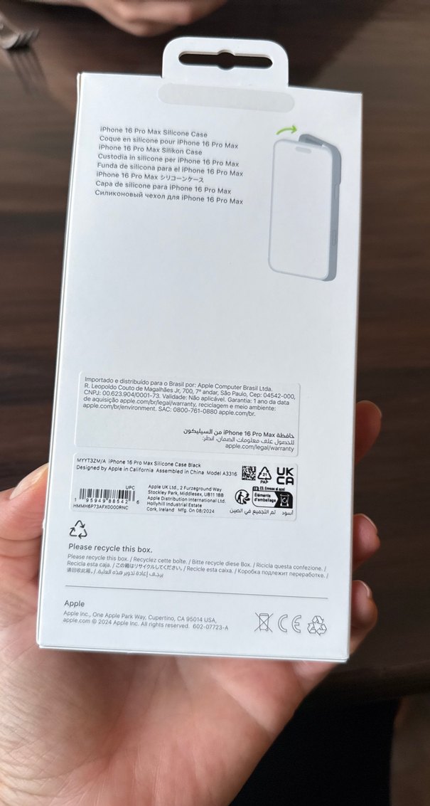 iPhone 16 Pro Max Siyah Mat Silikon Kılıf - Görsel 3