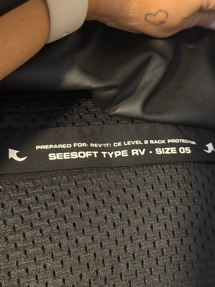 Revit Apex Air Neon Kırmızı Siyah Gri Spor Biker Mont - Görsel 5