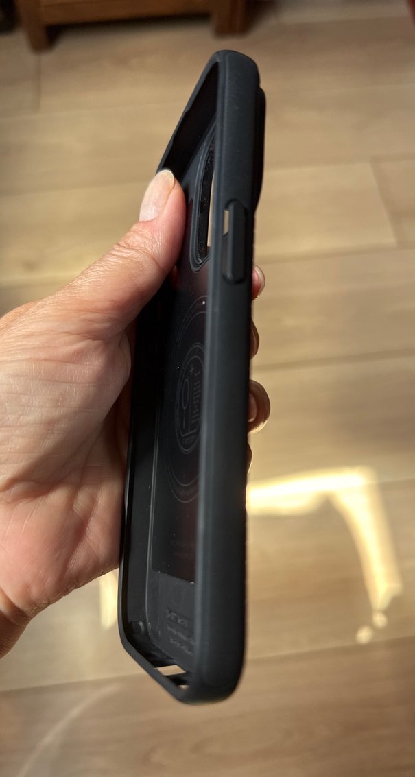 Spigen IPhone 15 Pro Siyah Telefon Kılıfı - Görsel 2