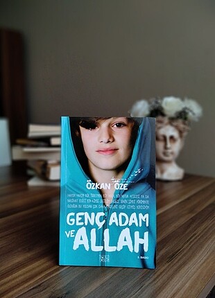 Genç Adam ve Allah-Özkan Öze