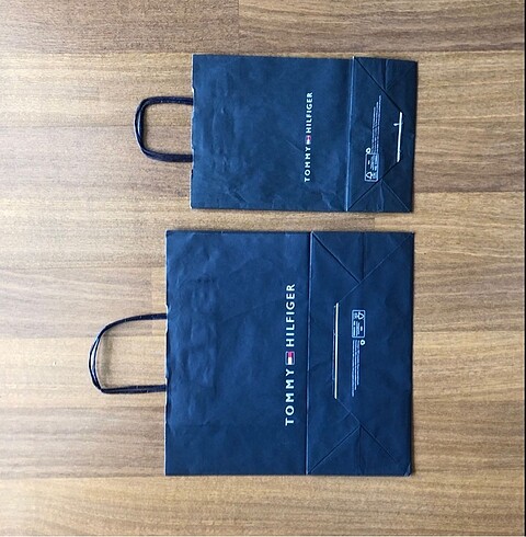Tommy Hilfiger 2 adet Tommy Hilfiger Kağıt Çanta