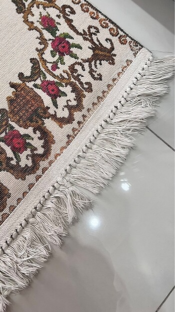Beden ten rengi Renk Çiçek desenli kilim