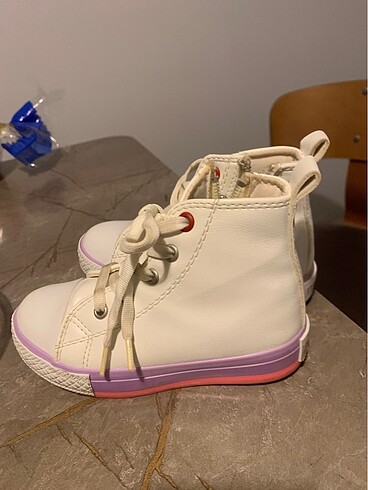 Kız çocuk converse