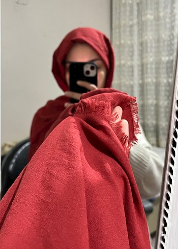 Koyu Kırmızı Saten Kadın Şal - Görsel 3