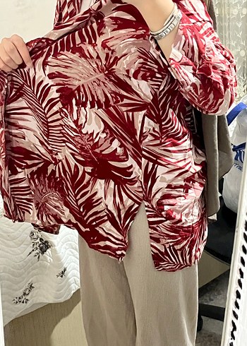 Kadın Kırmızı Batik Desenli Düğmeli Gömlek - Görsel 2