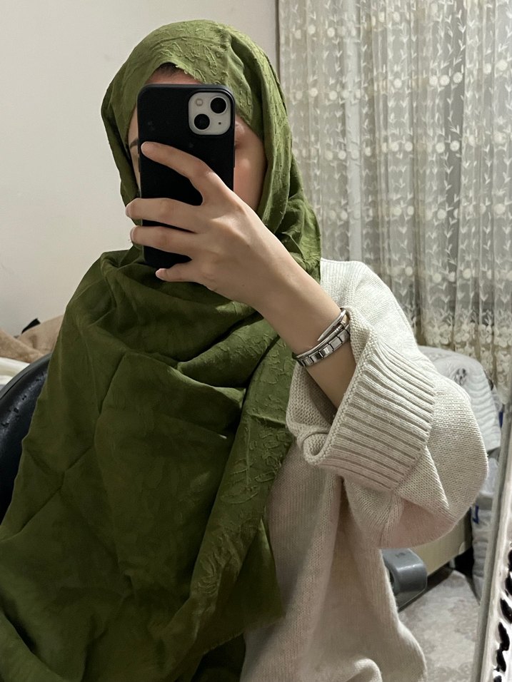 Kadınlar için Koyu Haki Keten Şal - Görsel 2