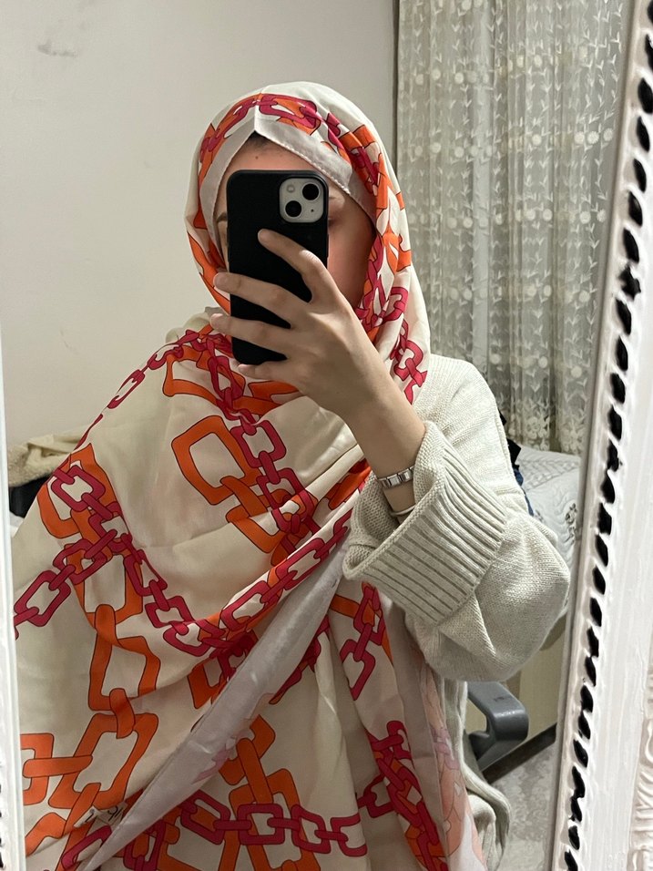 Çok Renkli Dökümlü Kadın Şal - Görsel 2