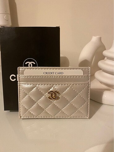 Chanel silver kartlık