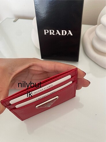 Beden Prada kırmızı kartlık