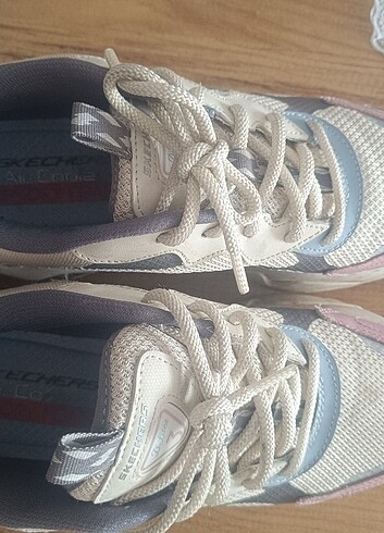 39 Beden Skechers spor ayakkabı 