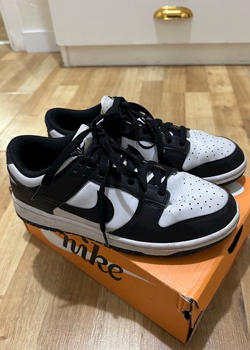 38,5 Beden beyaz Renk Nike Siyah Beyaz Bağcıklı unisex Spor Ayakkabı